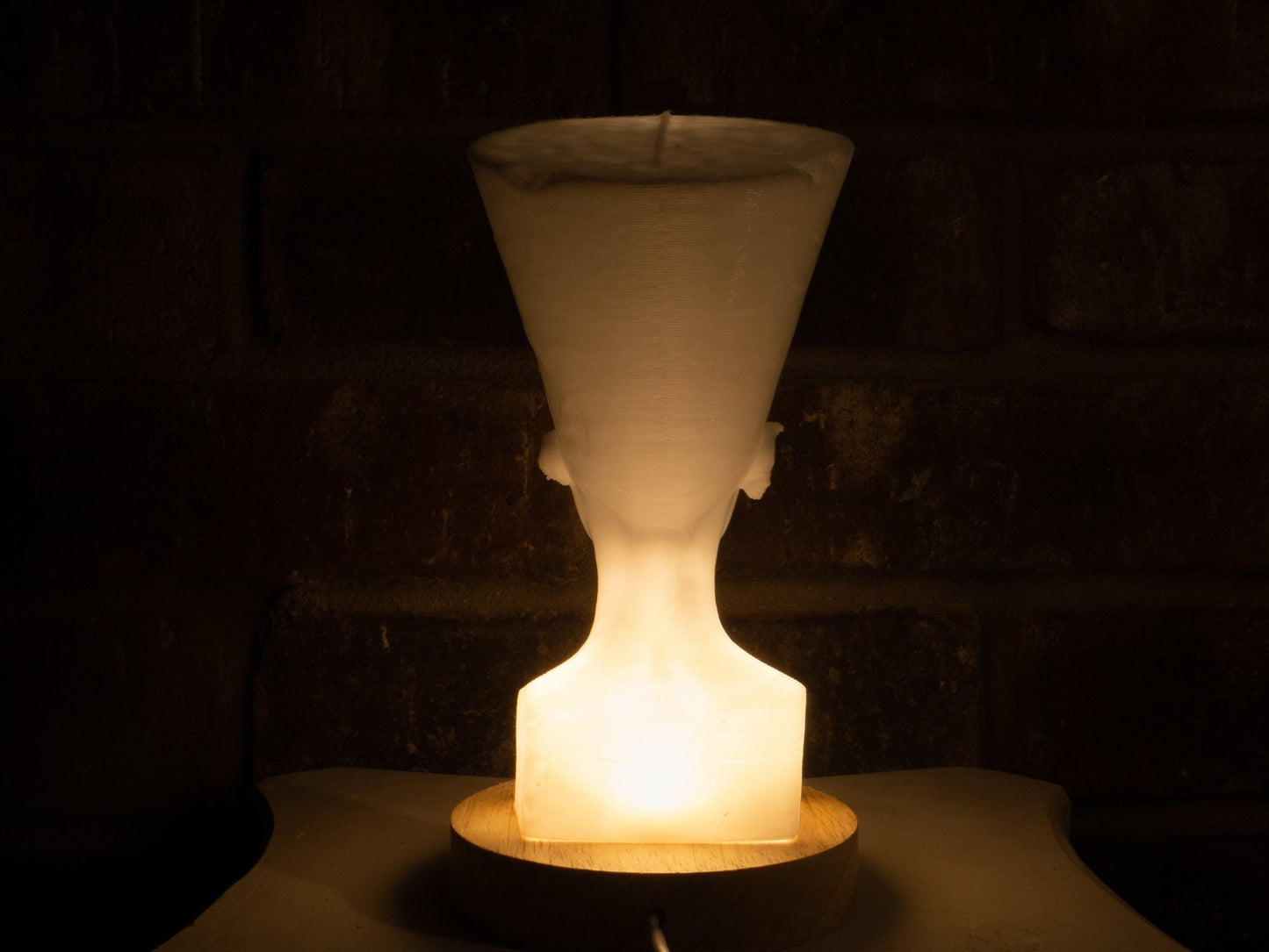 Queen Nefertiti Bust Lamp - Warm White - 3D Printed